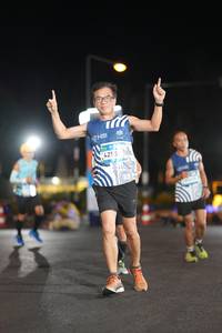 BIB: 4255
                            <button type="button" onclick="openModal(23121940)" class="btn btn-primary btn-sm float-right btn-popup" data-toggle="modal" data-target=".modal-high-quality">
                        <i class="fas fa-shopping-cart"></i> Add to Cart
                    </button>
                                            <button type="button" onclick="isThisMe(23121940, true)" class="btn btn-success btn-sm float-right btn-popup btn-isme hidden" data-toggle="tooltip" data-placement="bottom" title="นี่คือรูปของคุณใช่ไหม คลิกที่นี่เพื่อเอาเข้าอัลบั้ม">
                        <i class="fas fa-plus"></i> Add to album
                    </button>
                    <button type="button" onclick="isThisMe(23121940, false)" class="btn btn-warning btn-sm float-right btn-popup btn-isnotme hidden">
                        <i class="fas fa-ban"></i> Remove from album
                    </button>